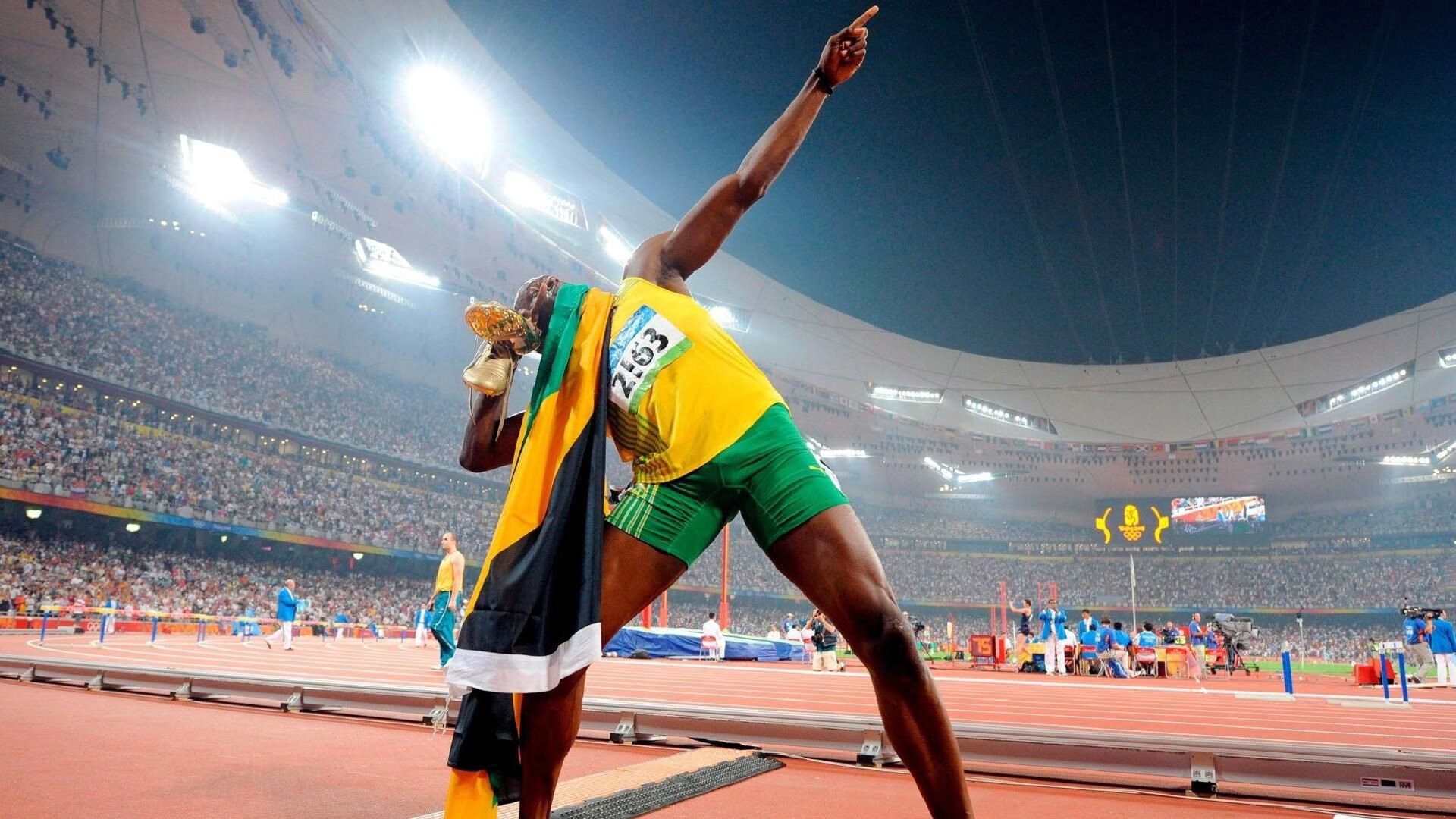 赛道与绿茵，F1新赛季揭幕战与丹麦足球的胜利交响