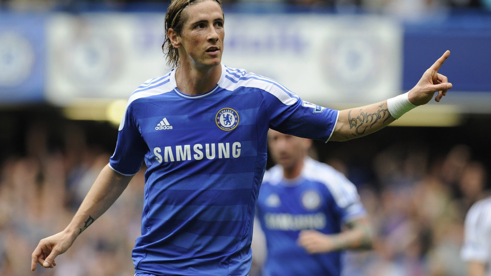 开云体育官网-多特蒙德逆转切尔西，法比尼奥点燃赛场的战术革命